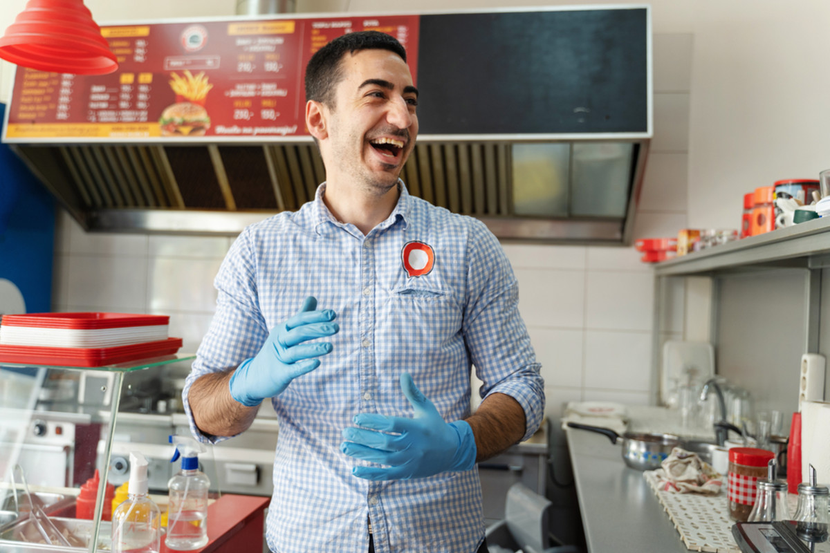 Comedian s Parody About Fast Food Worker s Cringe Worthy Greeting Is comedian-s-parody-about-fast-food-worker-s-cringe-worthy-greeting-is