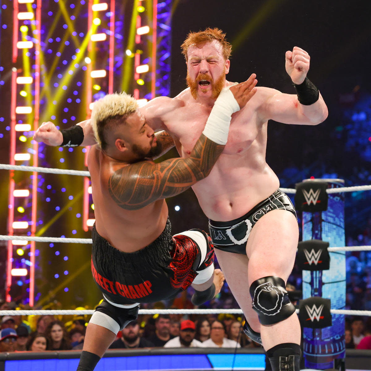 WWE Friday Night Smackdown: The Usos Betray Solo Sikoa, A Surprise Return,  Solo vs. Sheamus, and More - HubPages