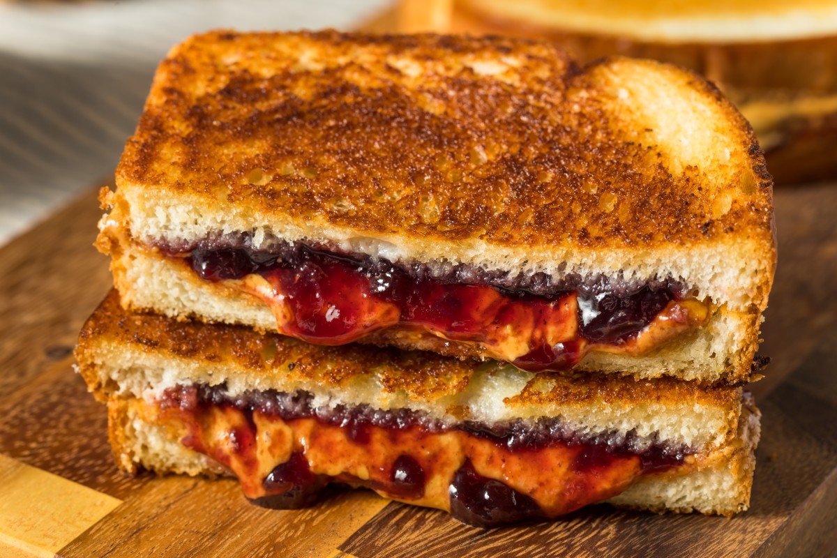Woman Devises Peanut Butter and Jelly Upgrade and People Are Here for ...