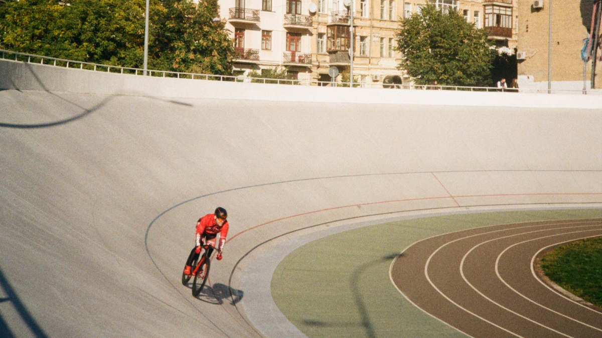 5 Great Clincher Tires for Track Cycling