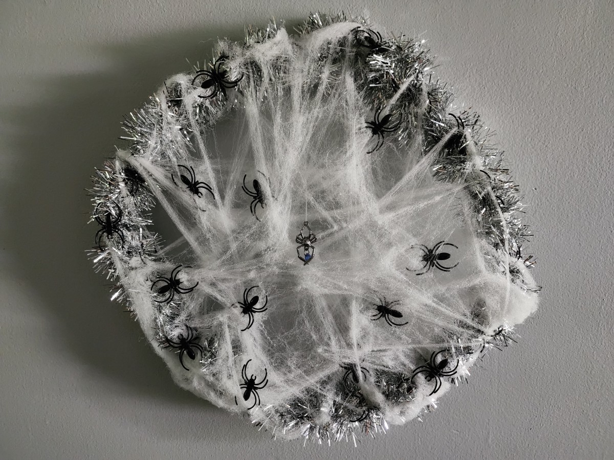 How to Make a Spooky Spider Web Wreath