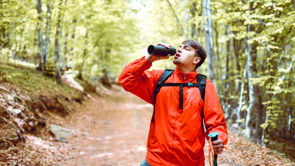 How to Determine How Much Water to Bring on a Hike