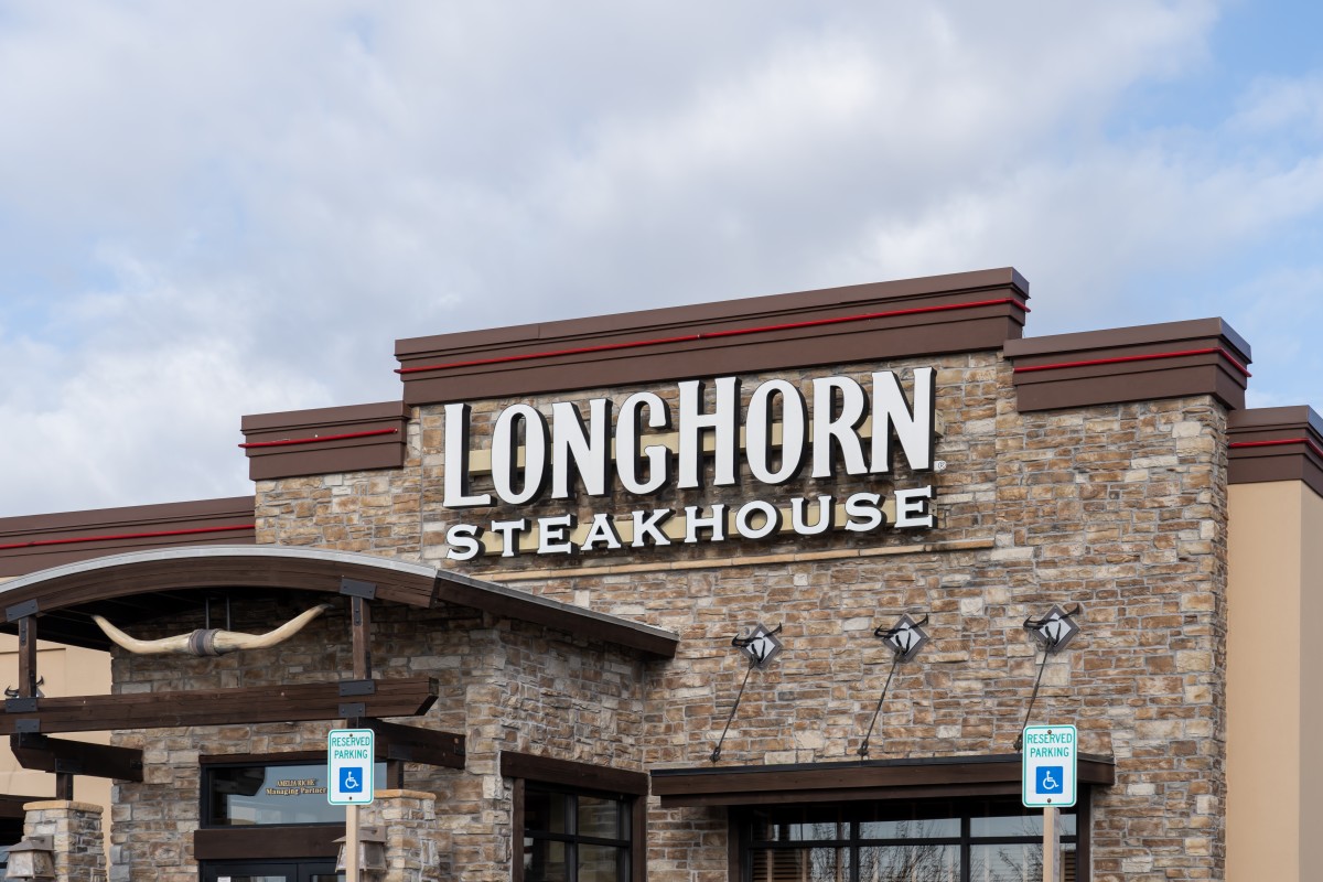 7 Reasons LongHorn Steakhouse Is So Affordable