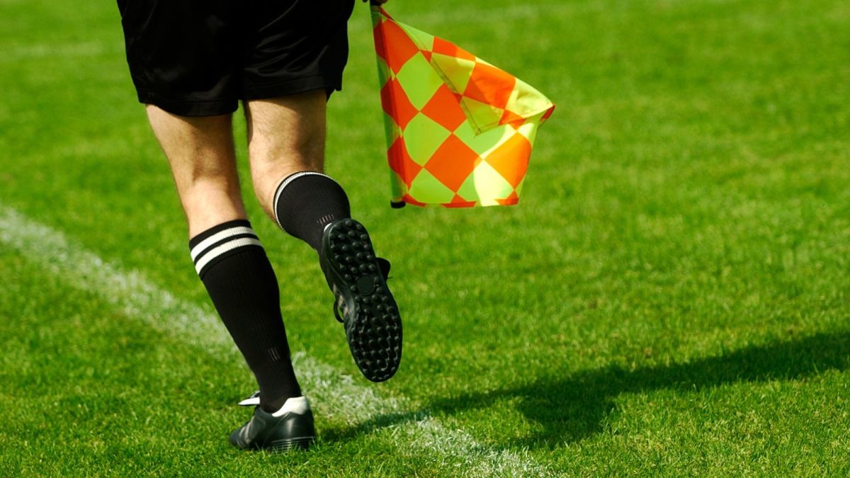 The Offside Rule of Football (Soccer) - HowTheyPlay