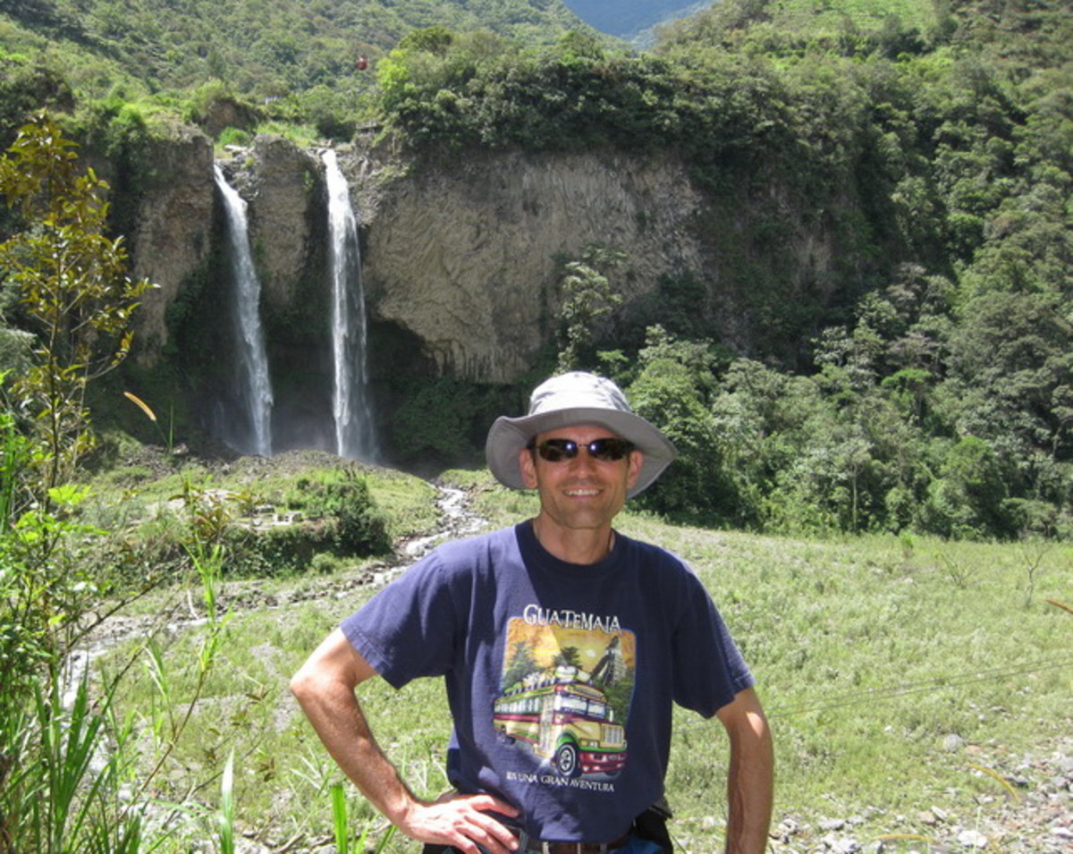 Me in front of Manto De Novia Waterfalls, Banos, Equador.