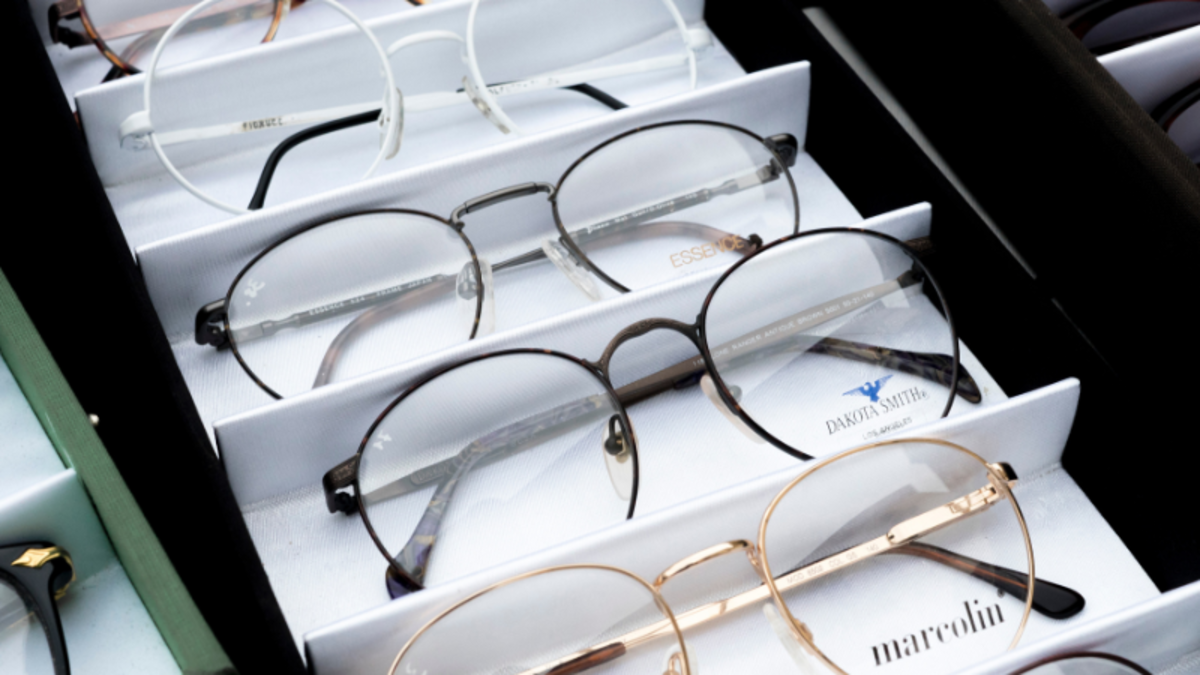 Titanium glasses come with amazing benefits, making them stand out.