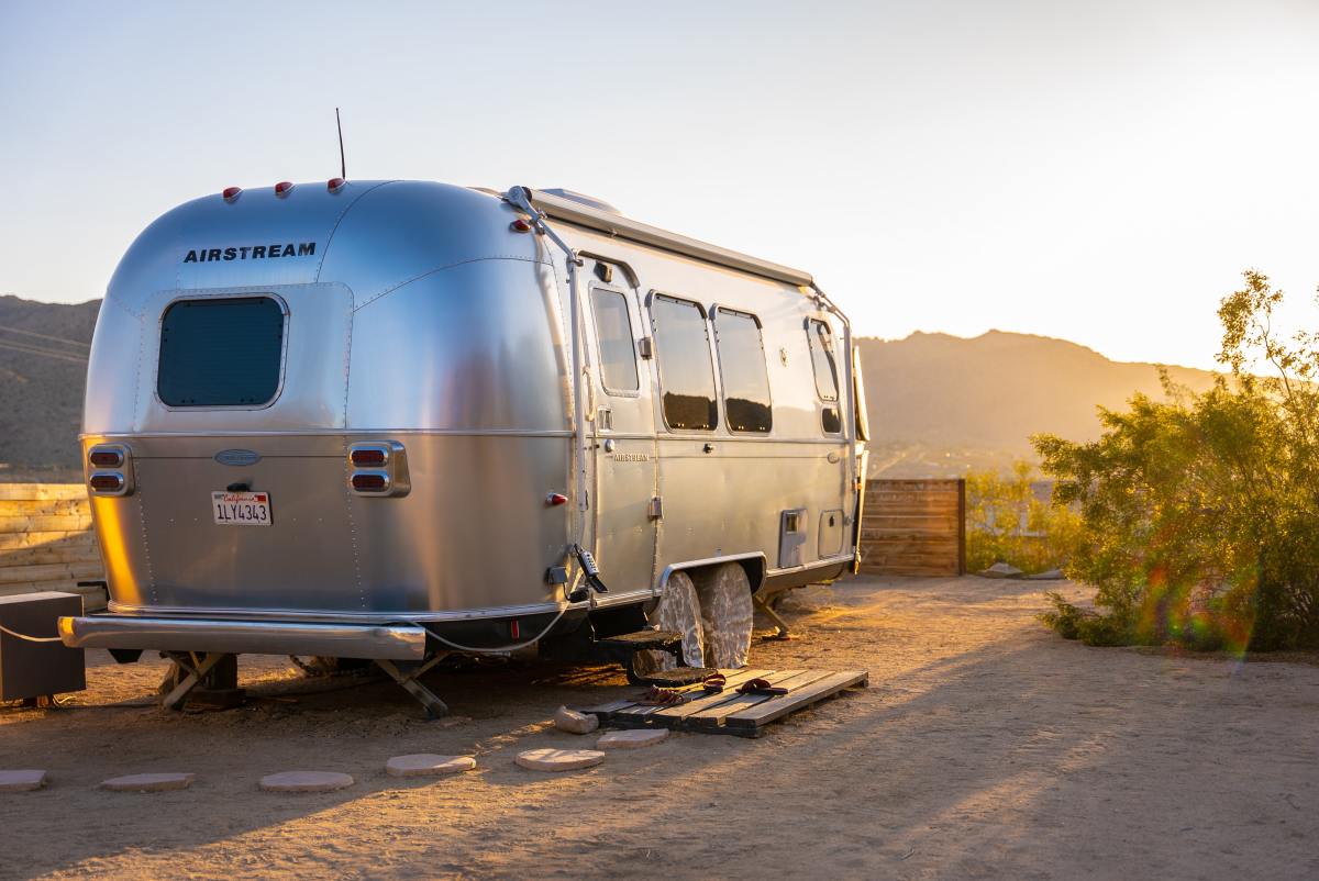 An examination of the good and bad points of Airstream travel trailers and Touring Coaches.