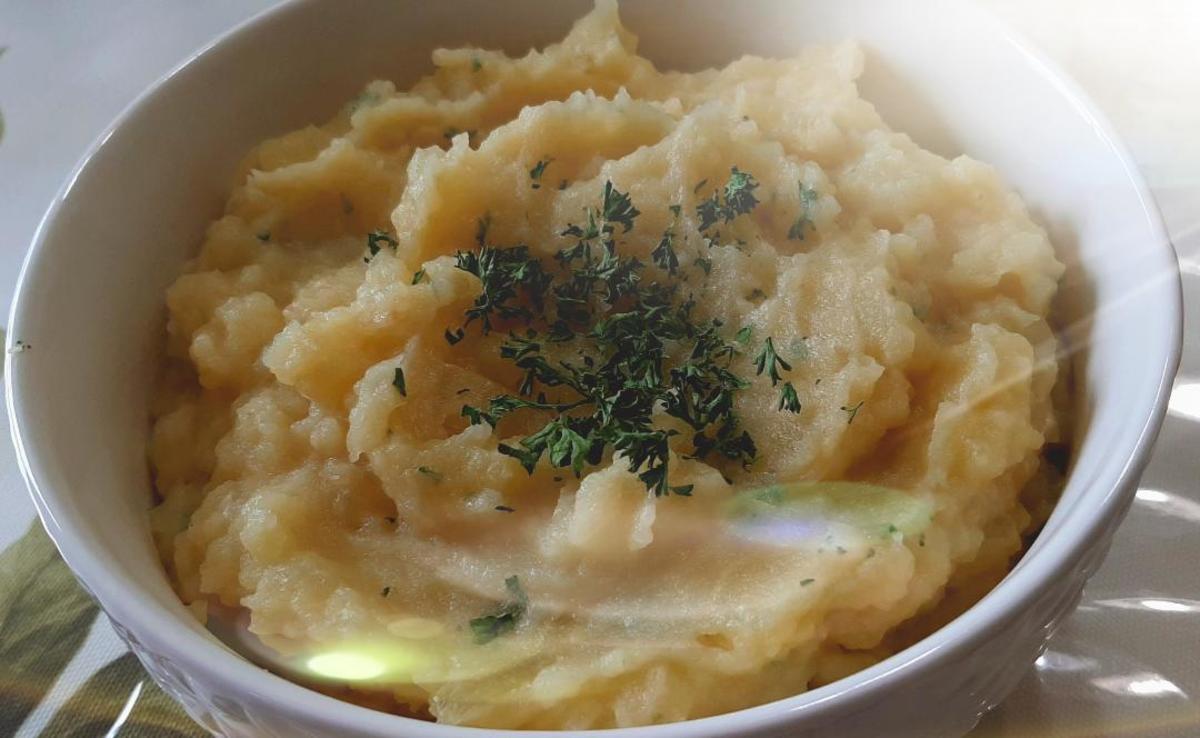 Glorious Garlicky Mashed Potatoes