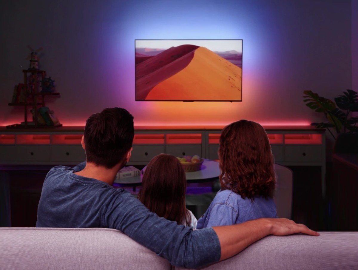 Watching TV with the NEO-PRO HDMI 2.0 & TV LED Backlight Kit