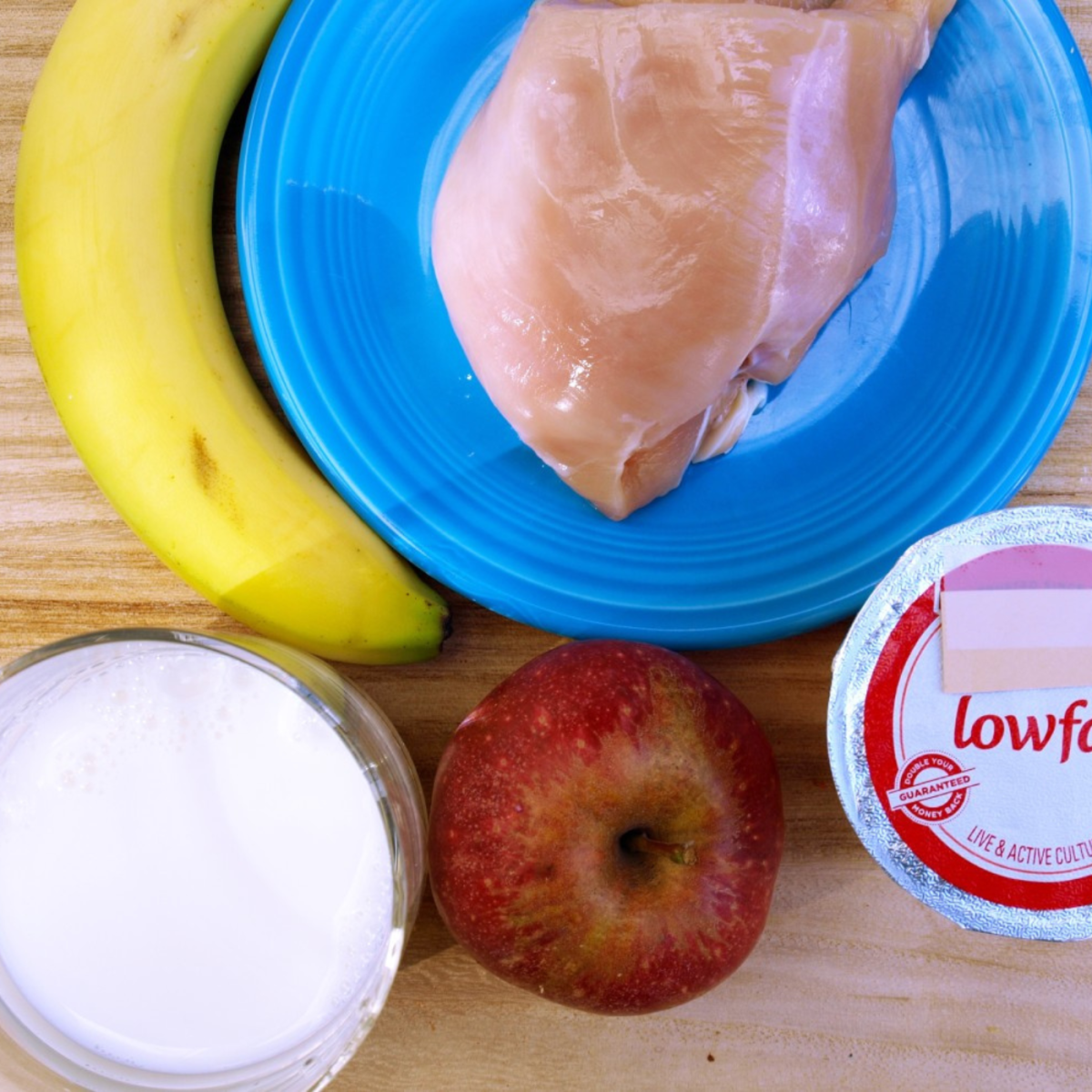 Low-fat foods are recommended to relieve acid reflux symptoms. 
