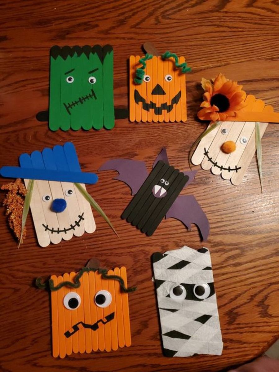 Halloween craft with popsicle sticks