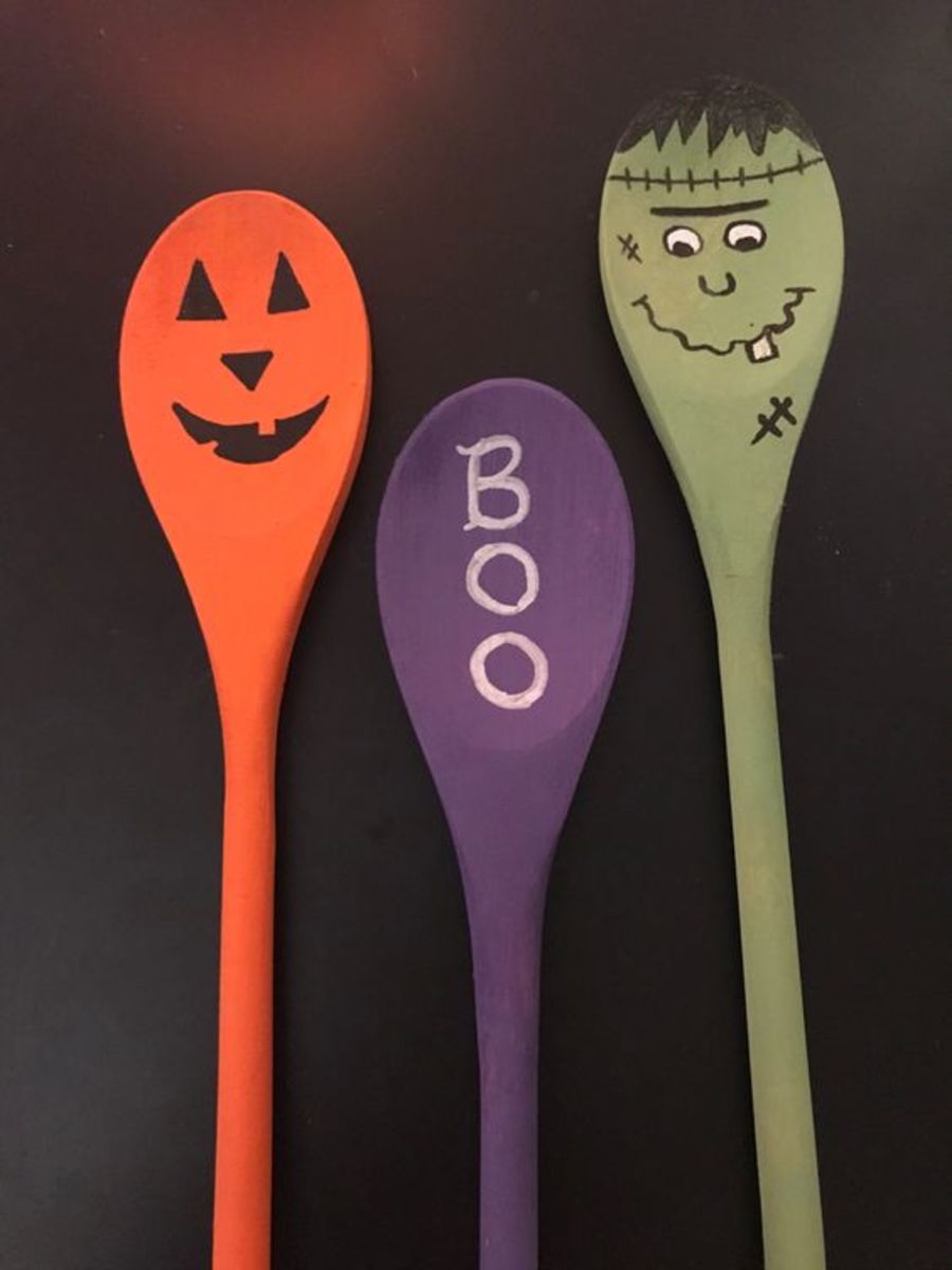 Pumpkin, frankenstein and Boo painted wooden spoons for halloween decoration