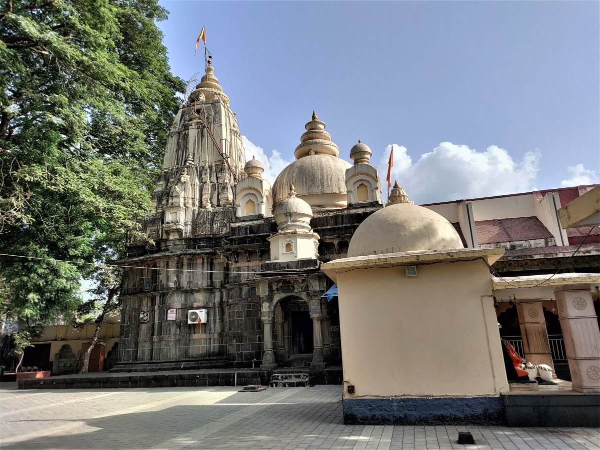 Vajreshwari temple; side view