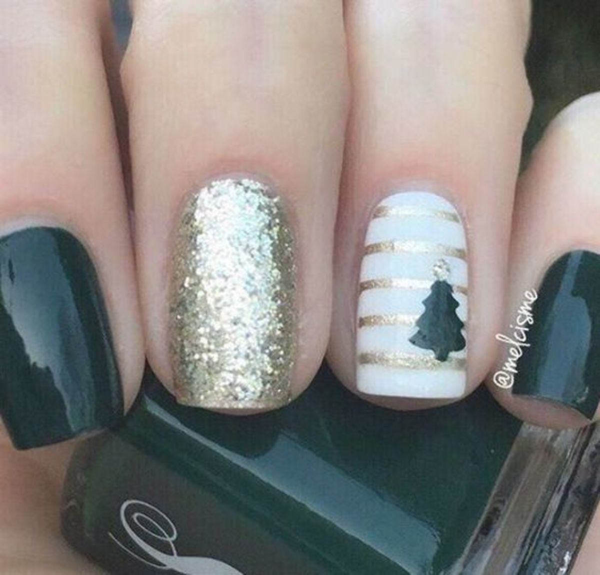75+ Best DIY Christmas Nail Designs for 2022 - HubPages