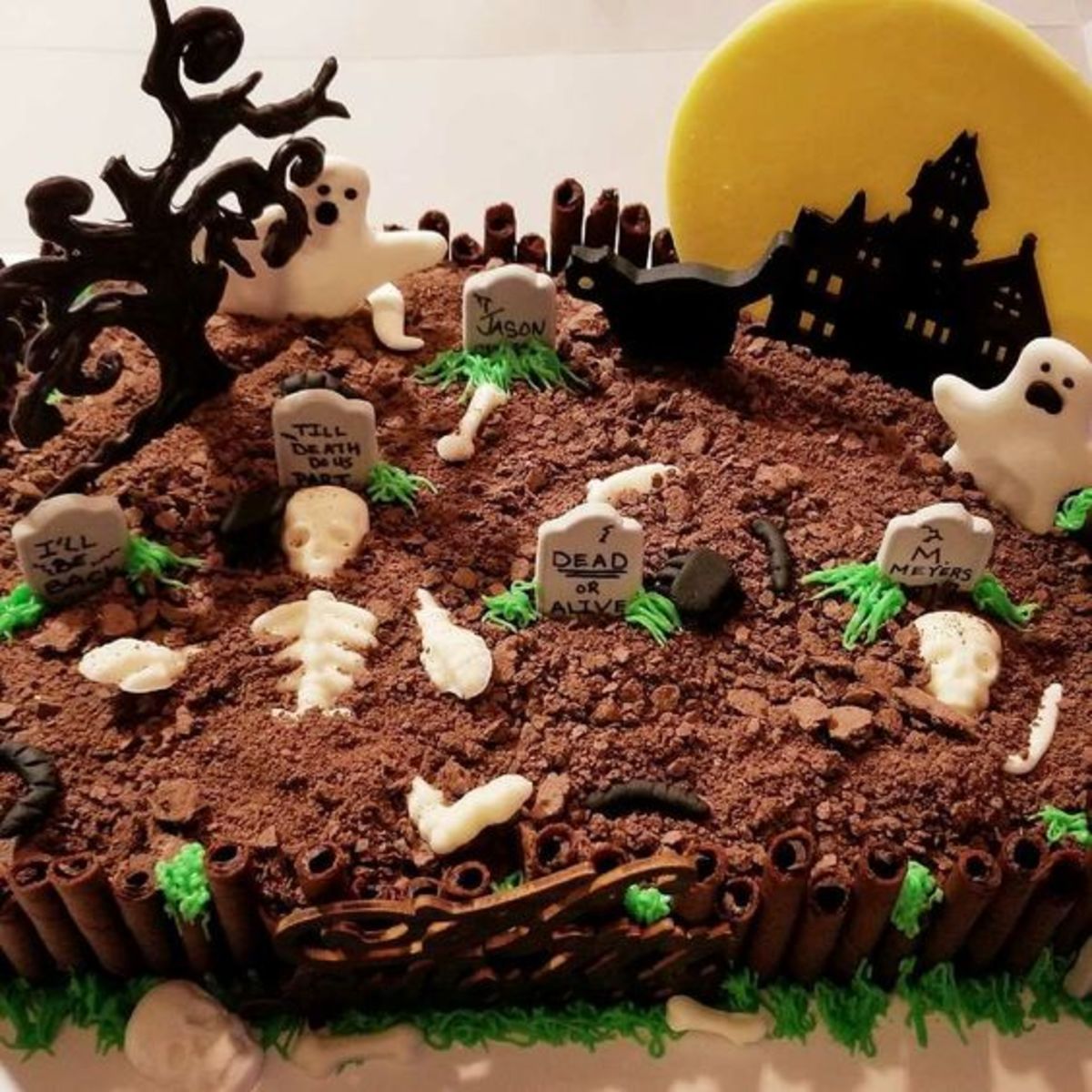 Graveyard cake