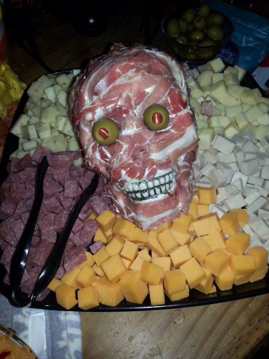 horror-themed-party-food
