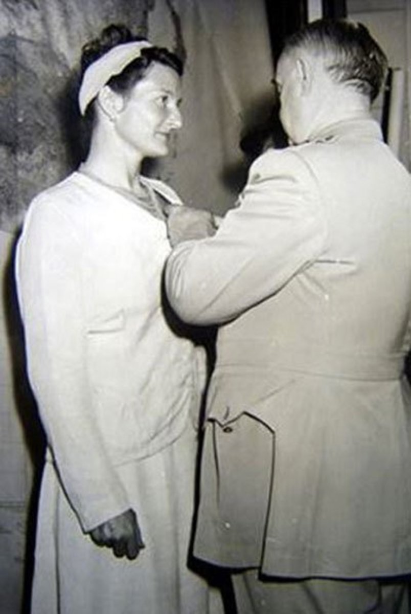 Virginia Hall receiving the Distinguished Service Cross in 1945