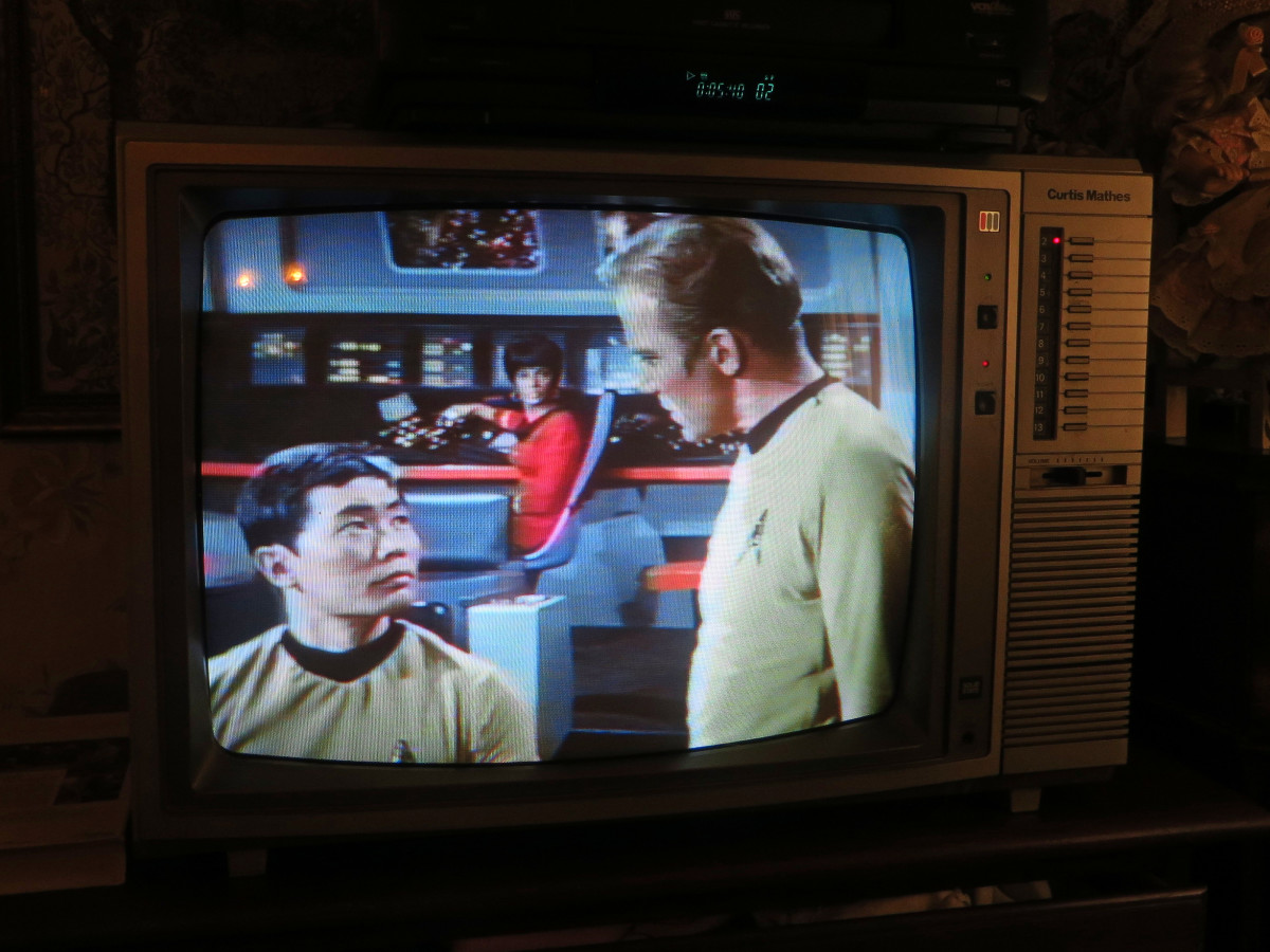 Sulu and Captain Kirk Looking Good on the Curtis Mathes Color Television Model H1950MW, made May 1982