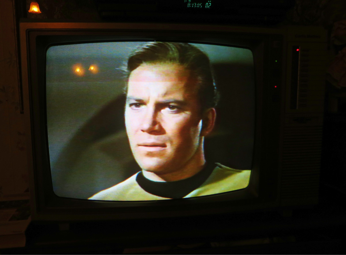Captain Kirk in a Deep Thought on the Curtis Mathes Color Television Model H1950MW
