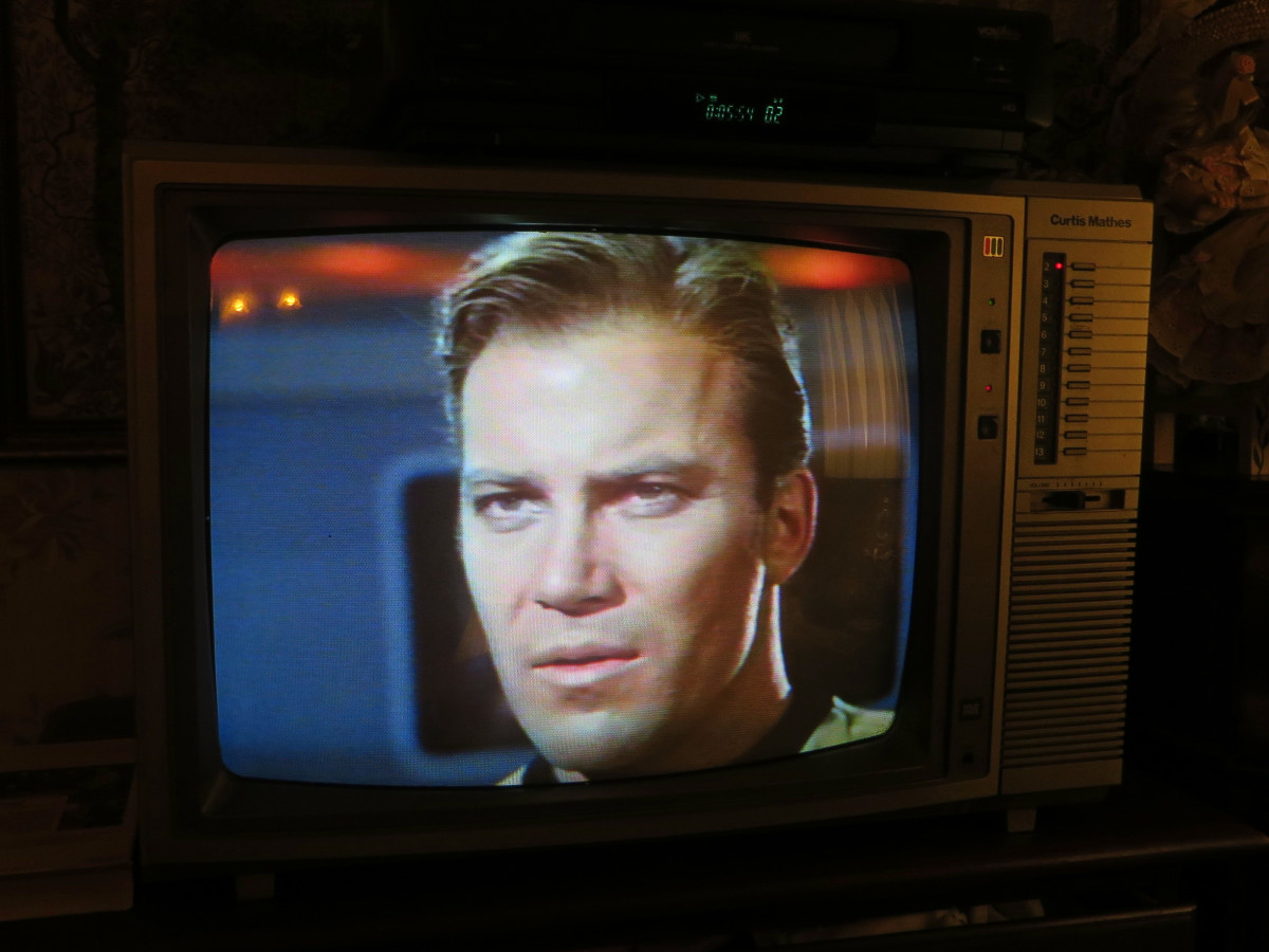 Captain Kirk in Brillant Colors on the Curtis Mathes Color Television Model H1950MW, made May 1982.
