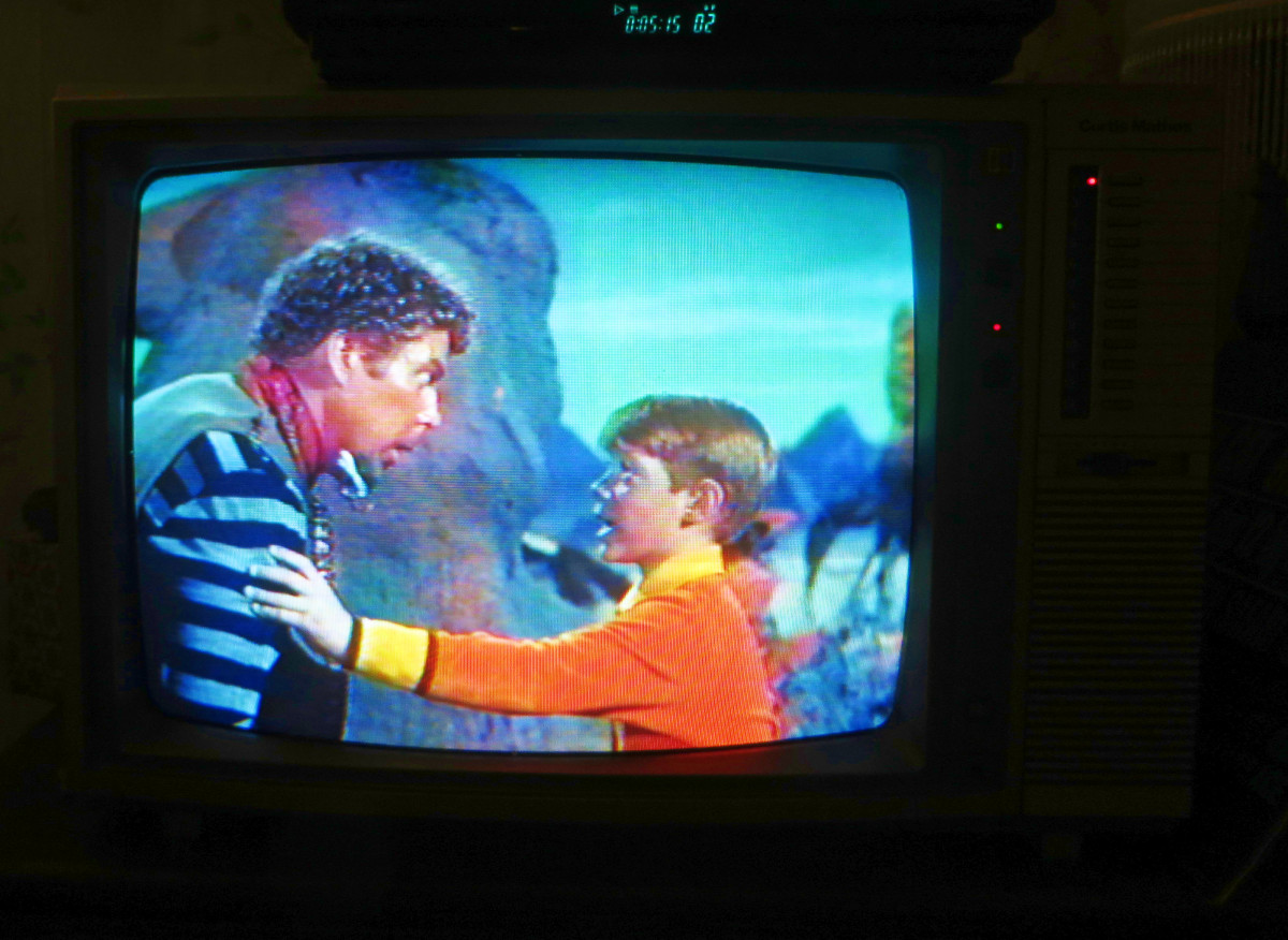 Will and Tucker on Lost in Space, Treasure of the Lost Planet, Playing on the Curtis Mathes Color Television Model H1950MW
