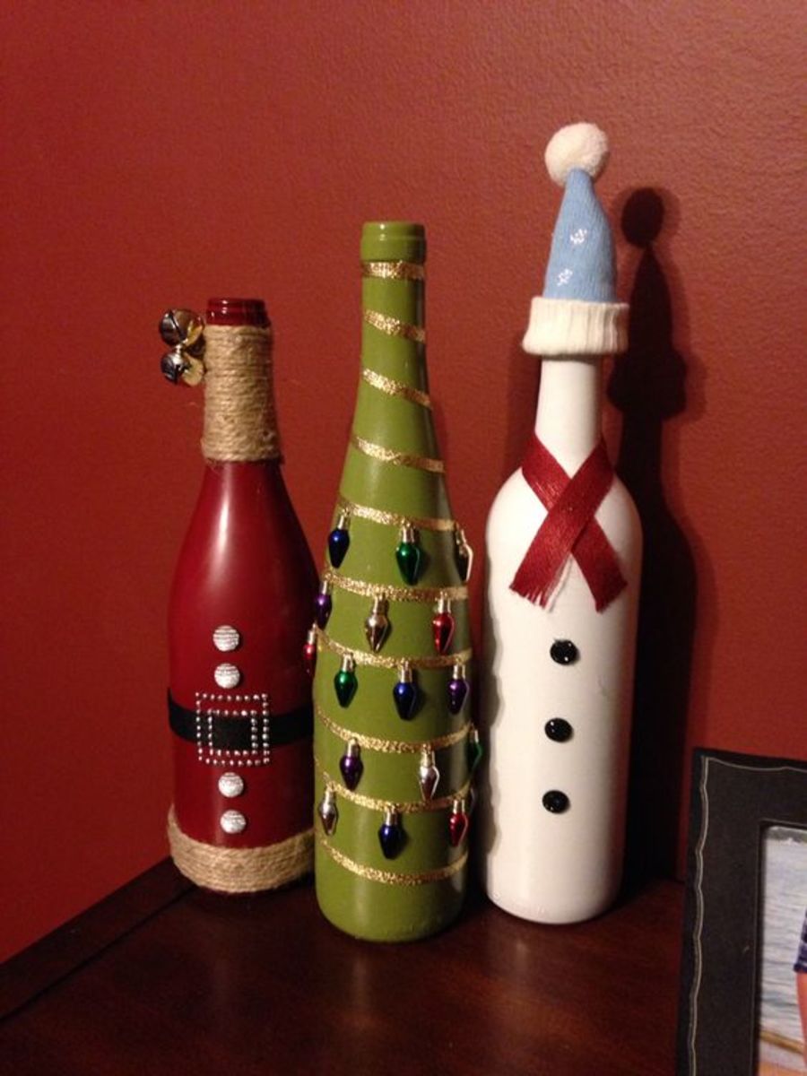 https://images.saymedia-content.com/.image/t_share/MTkwNTY4MTg4ODE5MDIyOTcz/christmas-wine-bottle-crafts.jpg