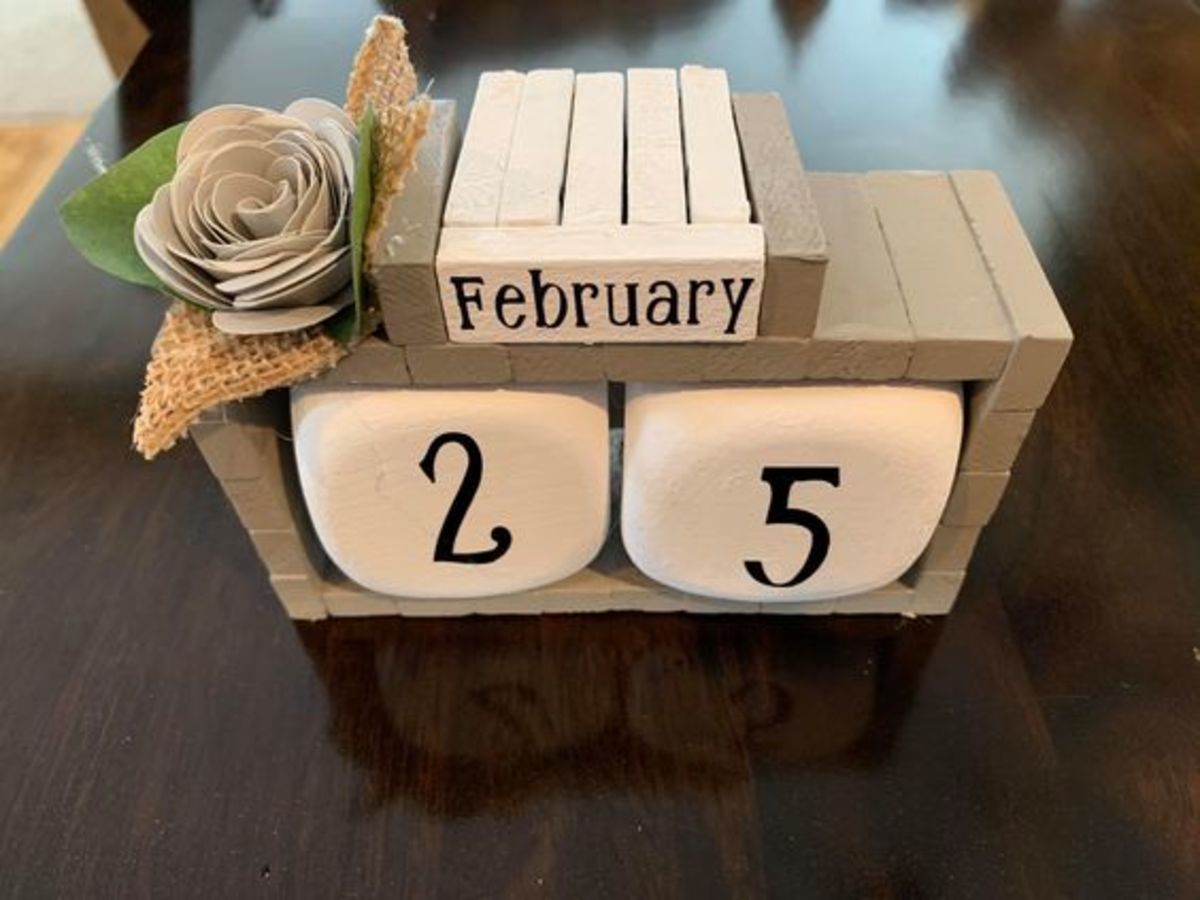 75+ Unique DIY Dollar Store Foam Dice Crafts