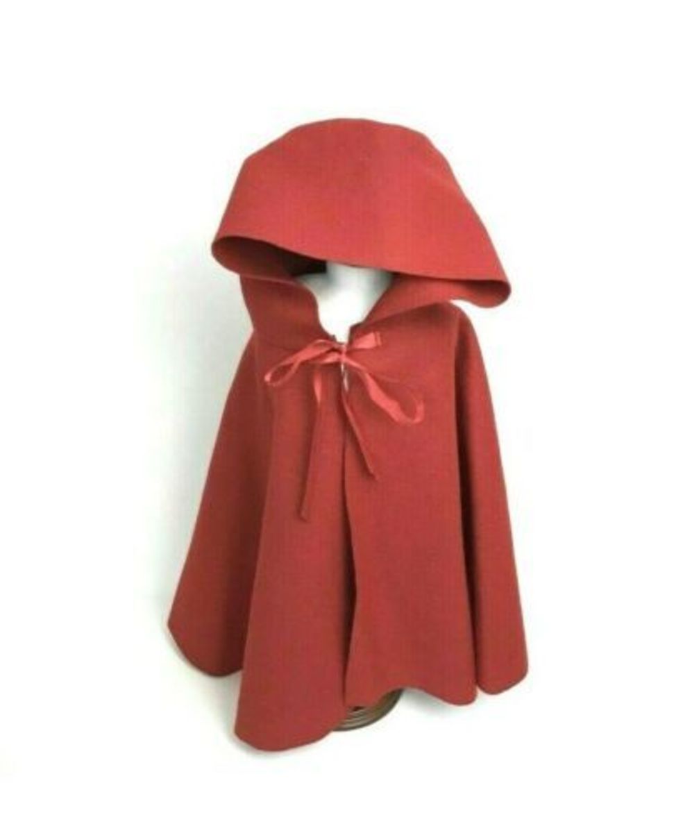 Felicity’s Cardinal Cloak