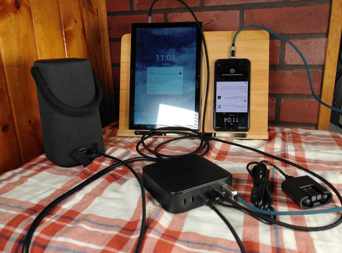 Review of the Ugreen 200w Desktop Charger - 40