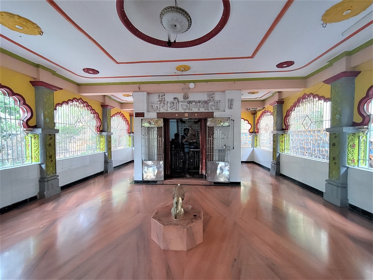 Mandapa (hall); Jagmata temple; Tungareshwar