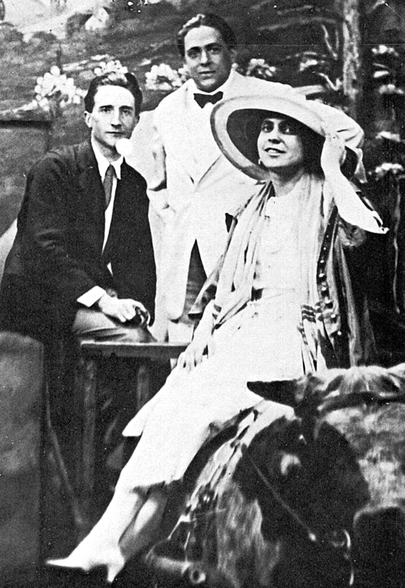 Marcel Duchamp, Francis Picabia, and Beatrice Wood at the Broadway Photo Shop, NYC, 1917
