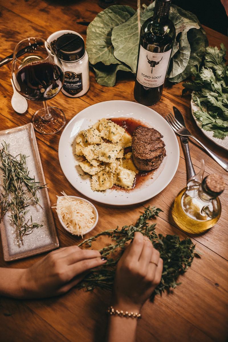 Food And Wine Pairing Basics: 10 Tips For Beginners - Delishably