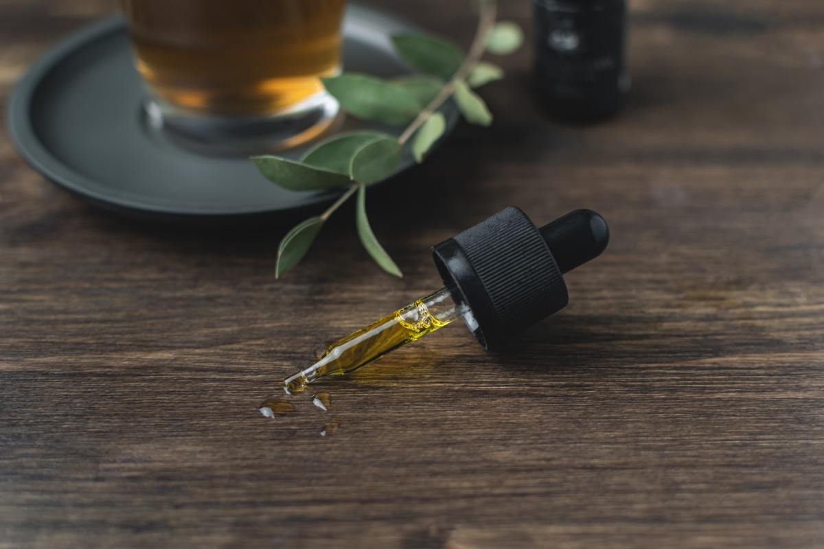 20 of the Best Essential Oil Benefits and Uses for the Body