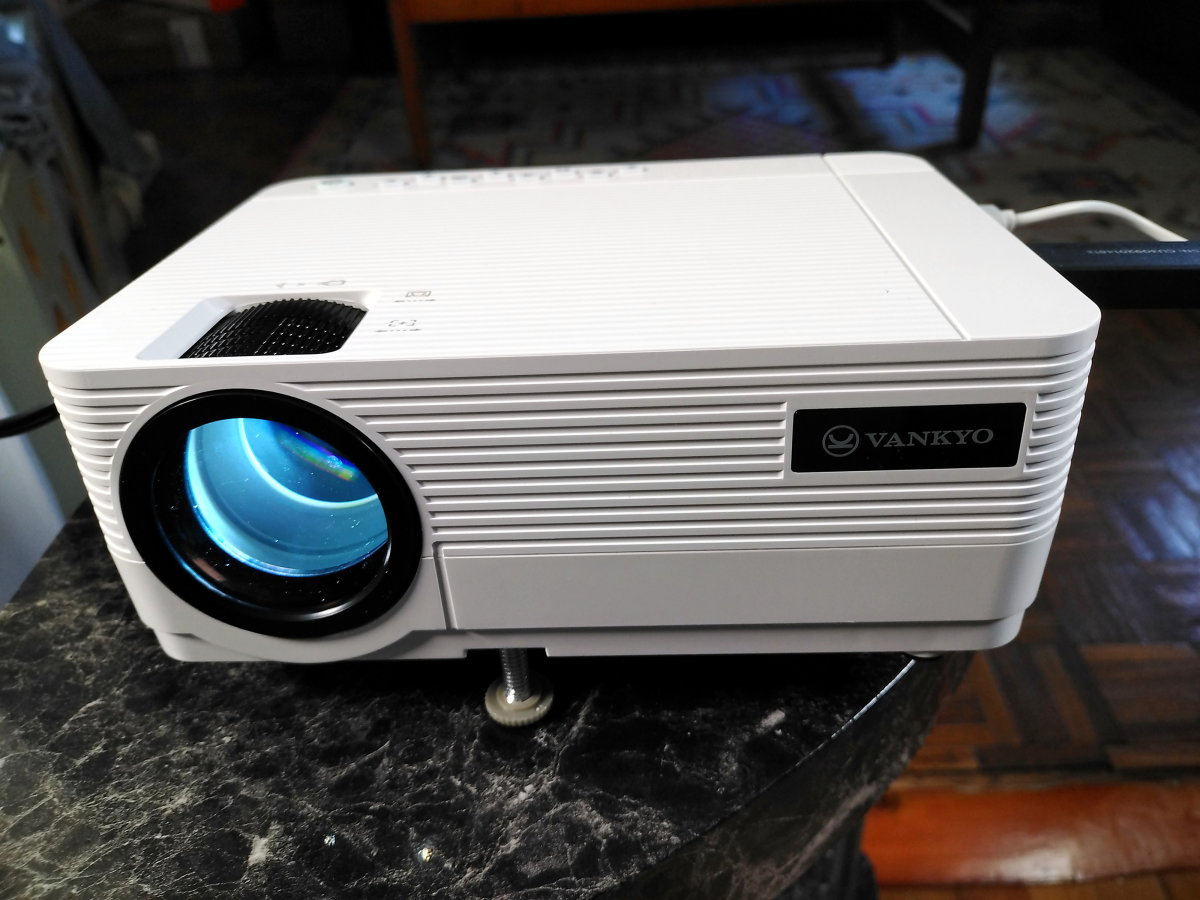 Review of the Vankyo Leisure 470 Pro Projector - TurboFuture