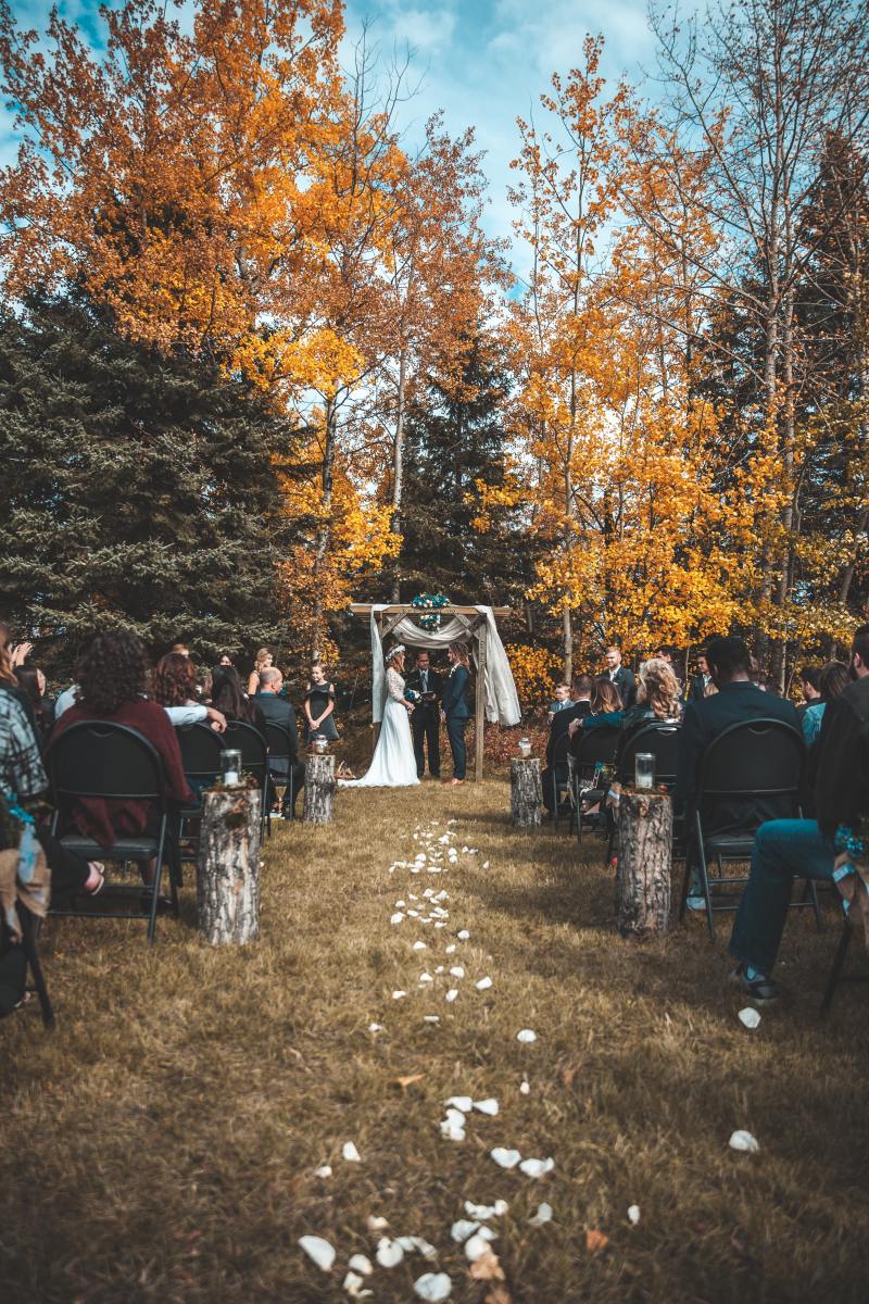 Creative Fall Wedding Ideas on a Budget