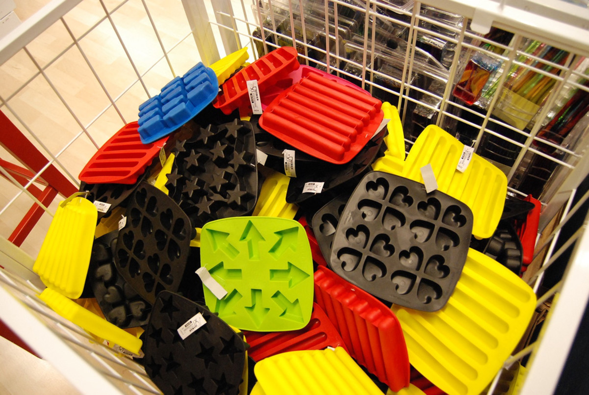 Cool Ways To Use An Ice Cube Tray are fun with unusual tray designs