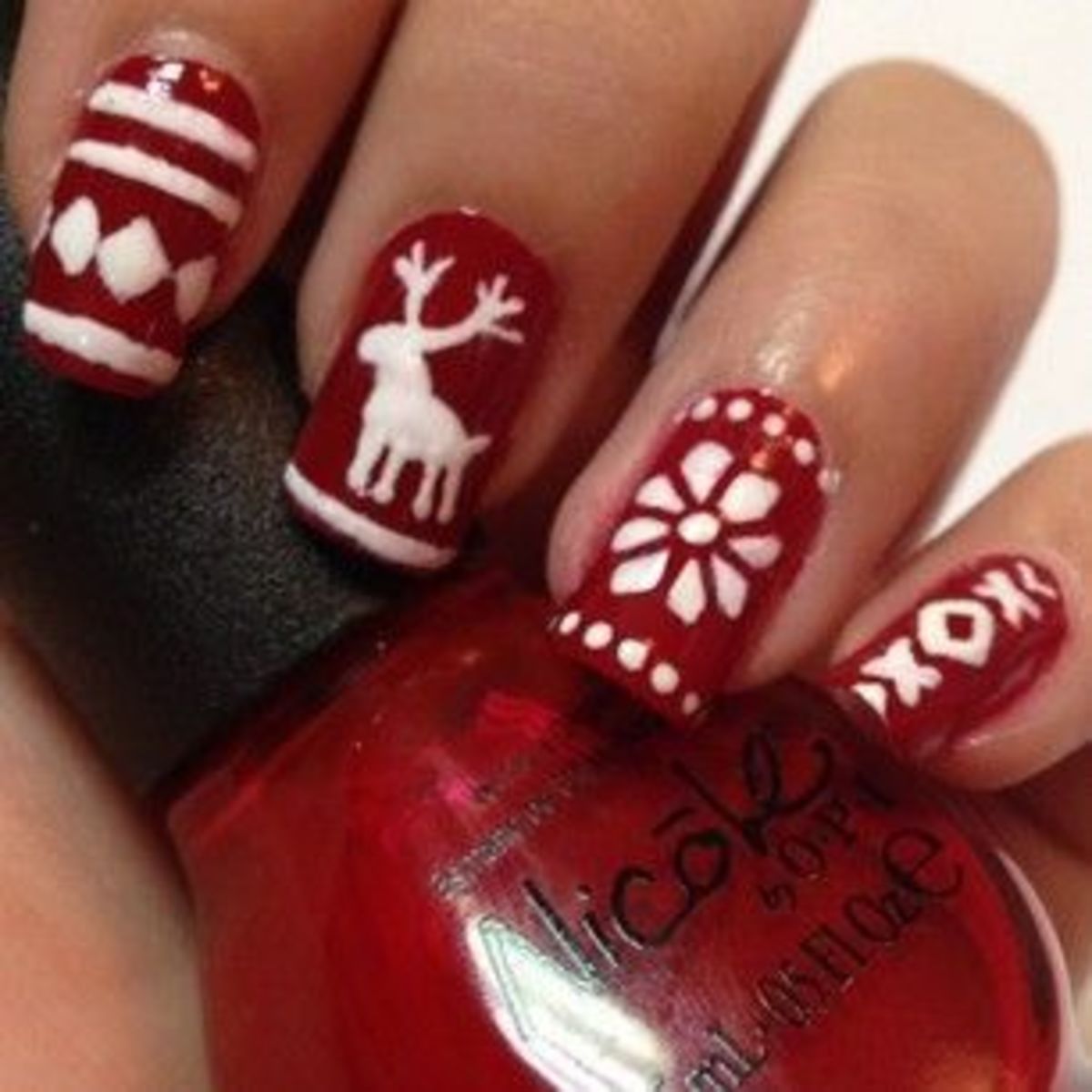 50+ Easy Christmas Nail Designs for a Holly Jolly Time - HubPages
