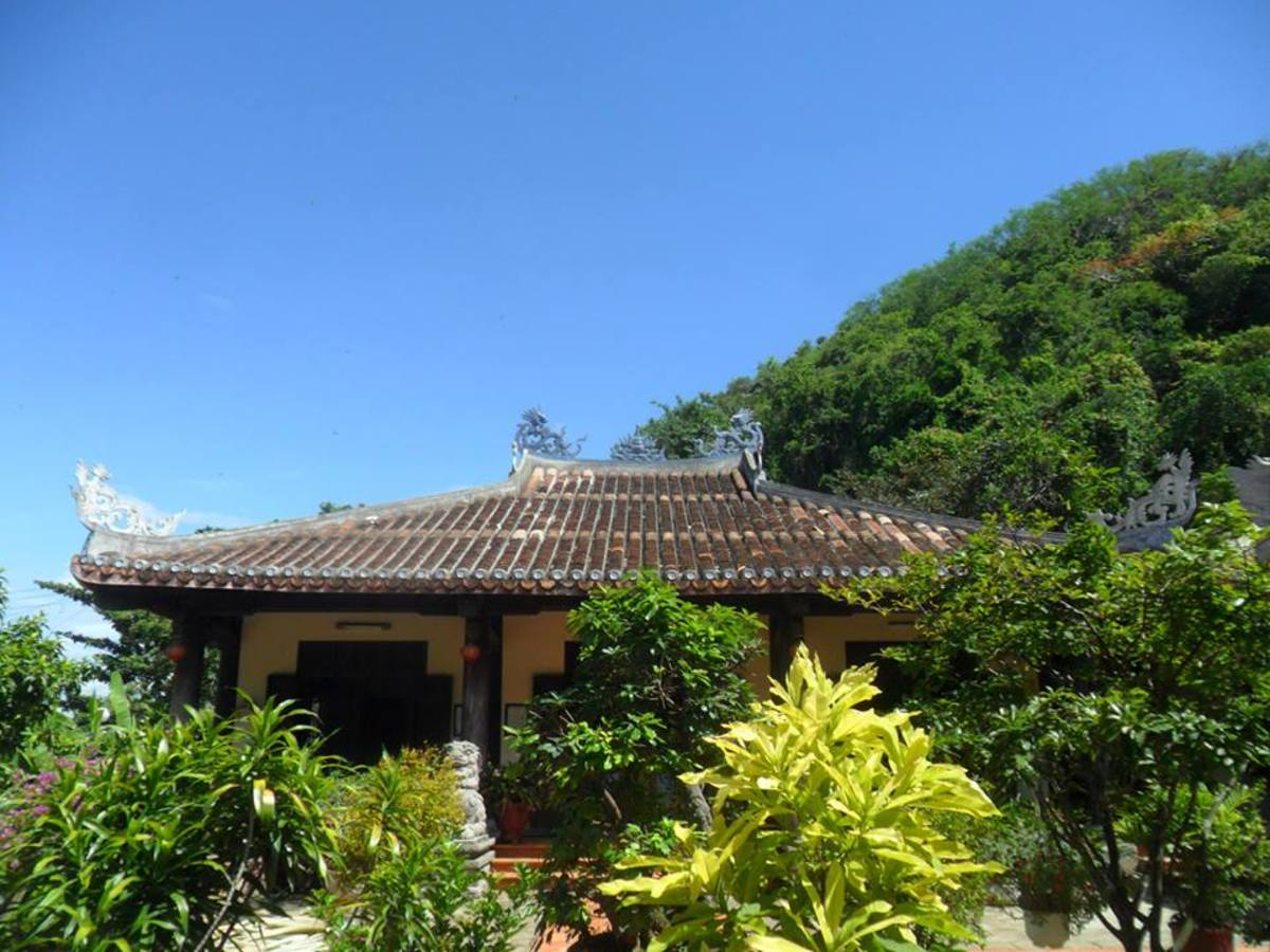 A buddhist temple on Ngu Hanh Son Submit