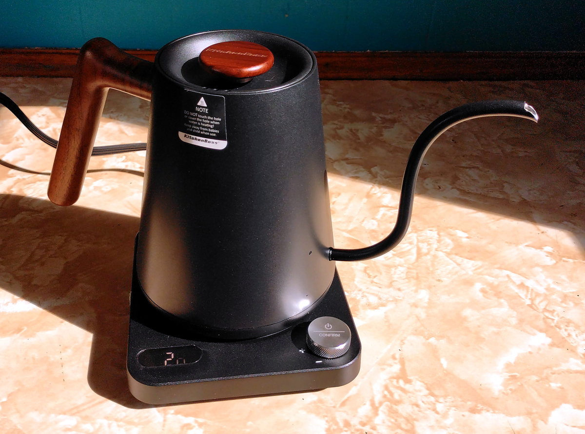 Review of the KitchenBoss Electric Pour-Over Kettle