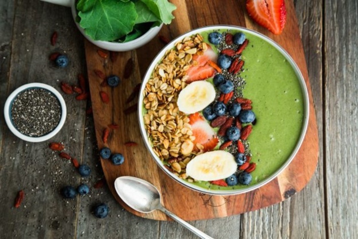 breakfast-in-a-bowl-3-healthy-and-gorgeous-smoothie-bowl-recipes