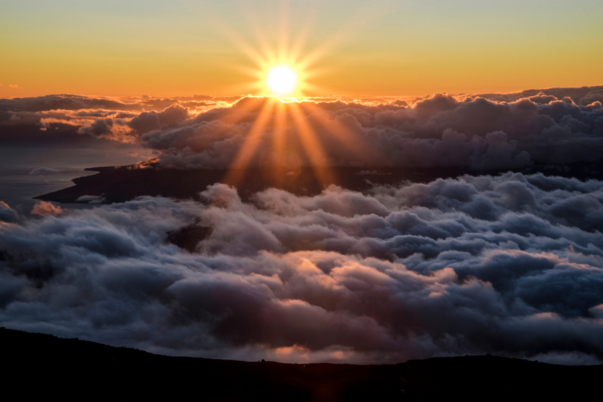 Video of Cars Driving Above the Clouds at Hawaii National Park Is Jaw