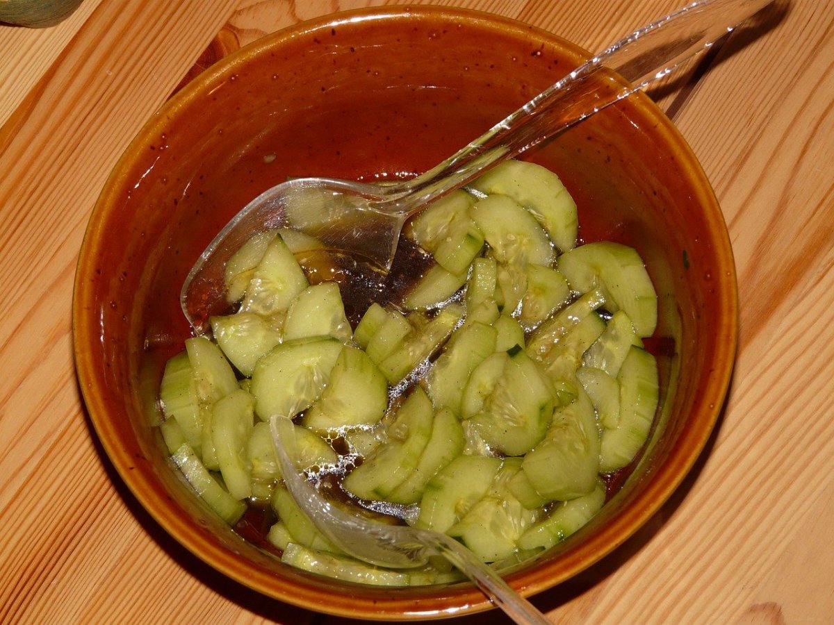 vinegar-cucumbers
