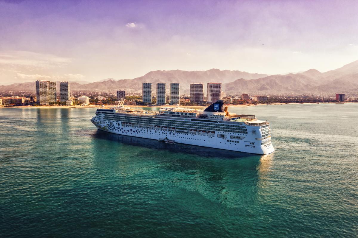 Video of Tiny 'Norweigan Cruise Line' Cabin Geared for Solo Travelers
