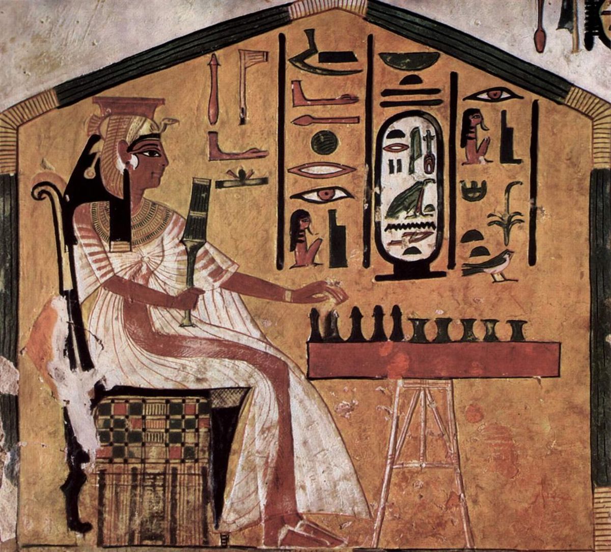 Playing senet - Painting in tomb of Egyptian Queen Nefertari (1295–1255 BC)