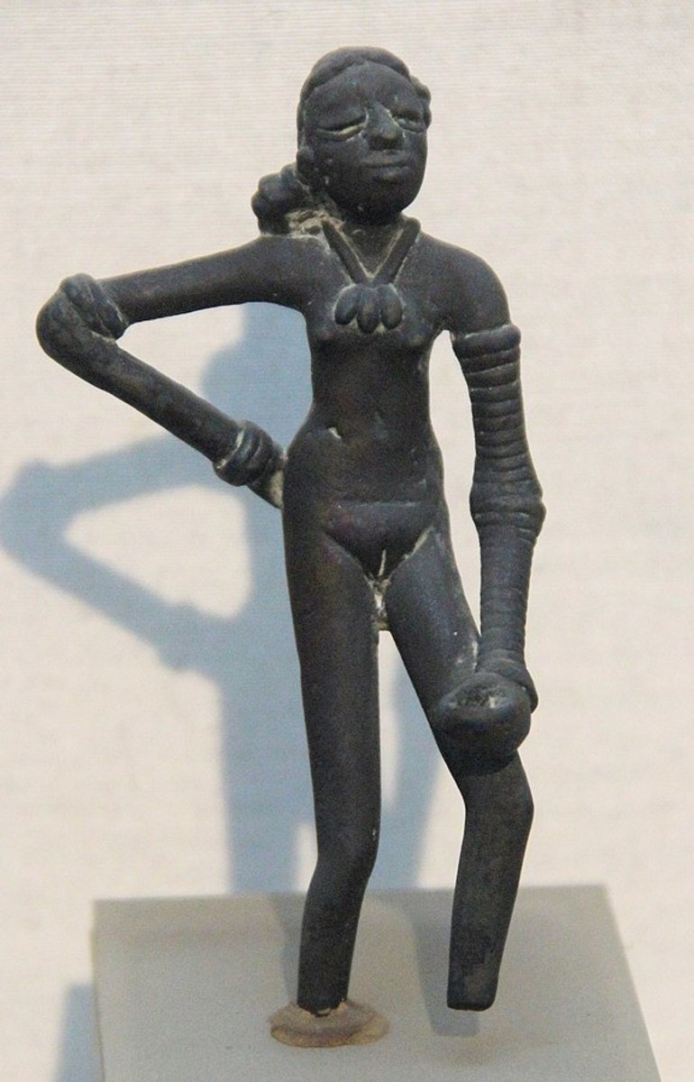 Dancing girl sculpture from Mohenjo Daro, Indus valley civilization, bronze 2300-1750 bce