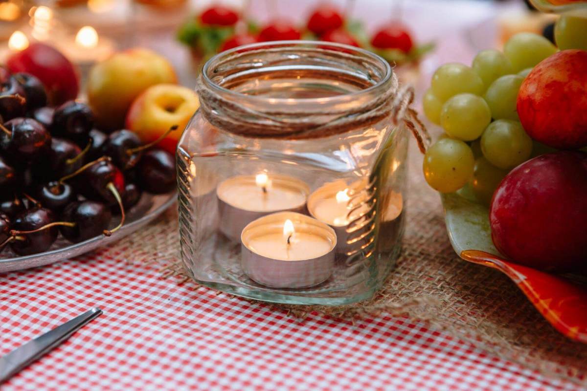 Recycling a jar with tea light candles