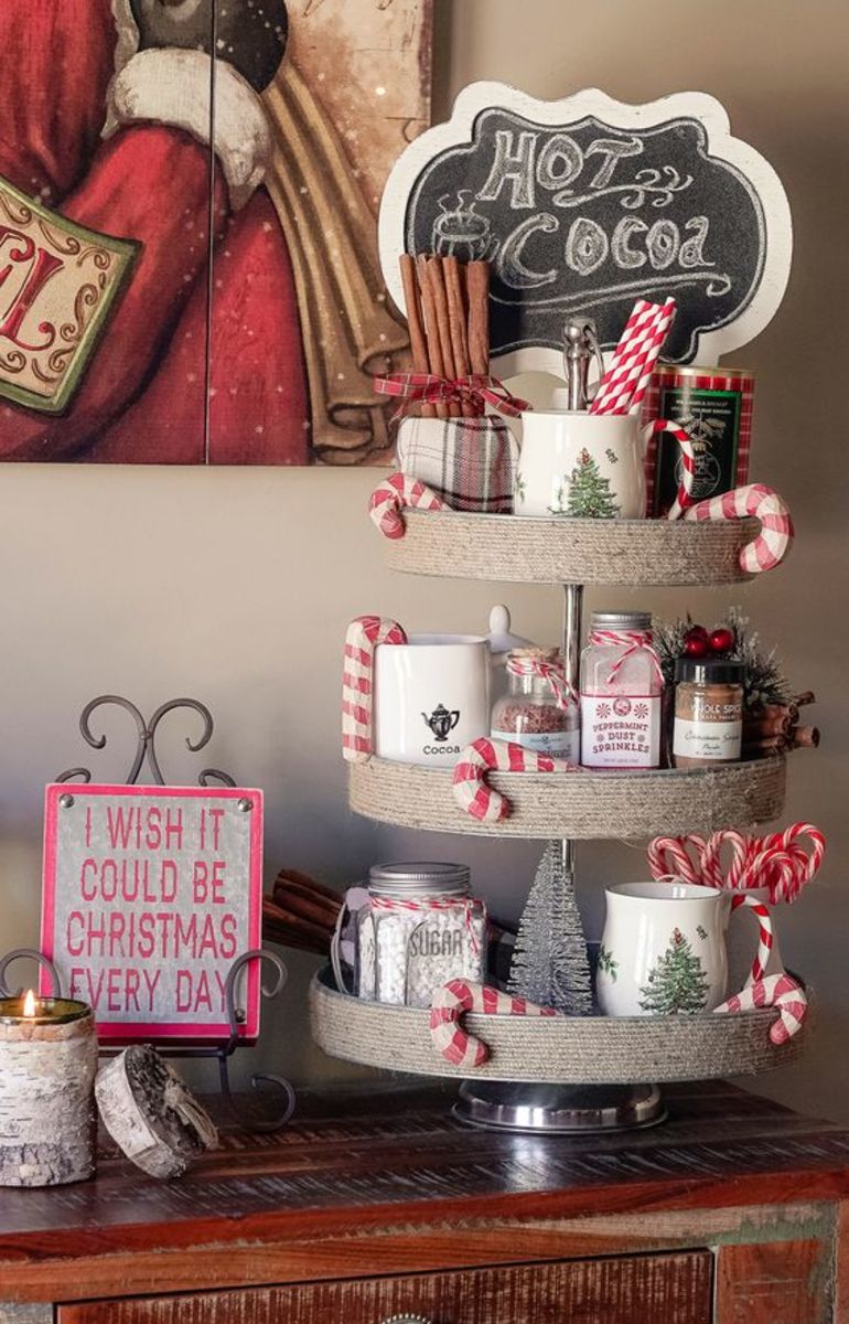 christmas-tiered-trays