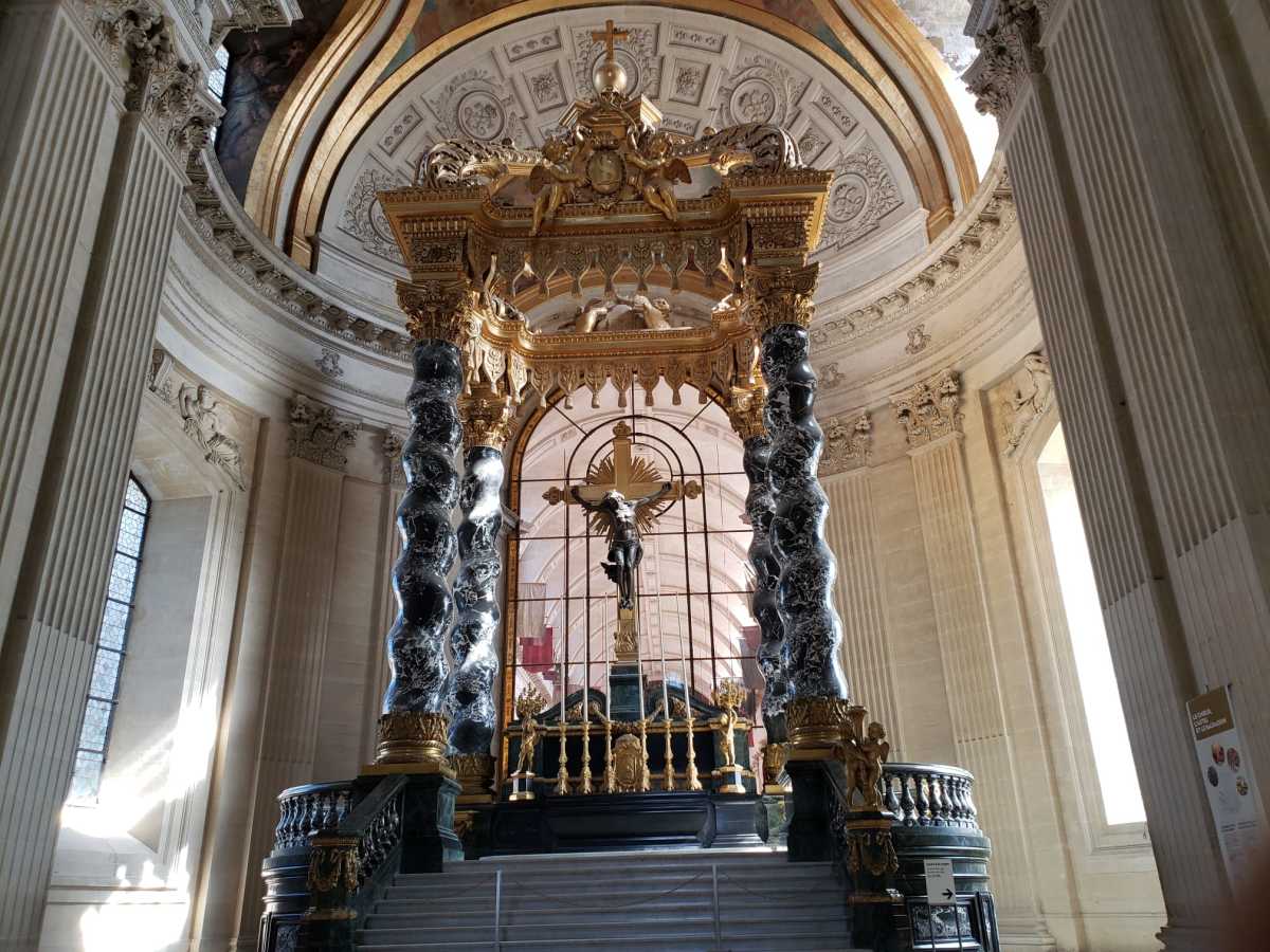 The Main Altar overlooking Napoleon's sarcophagus 