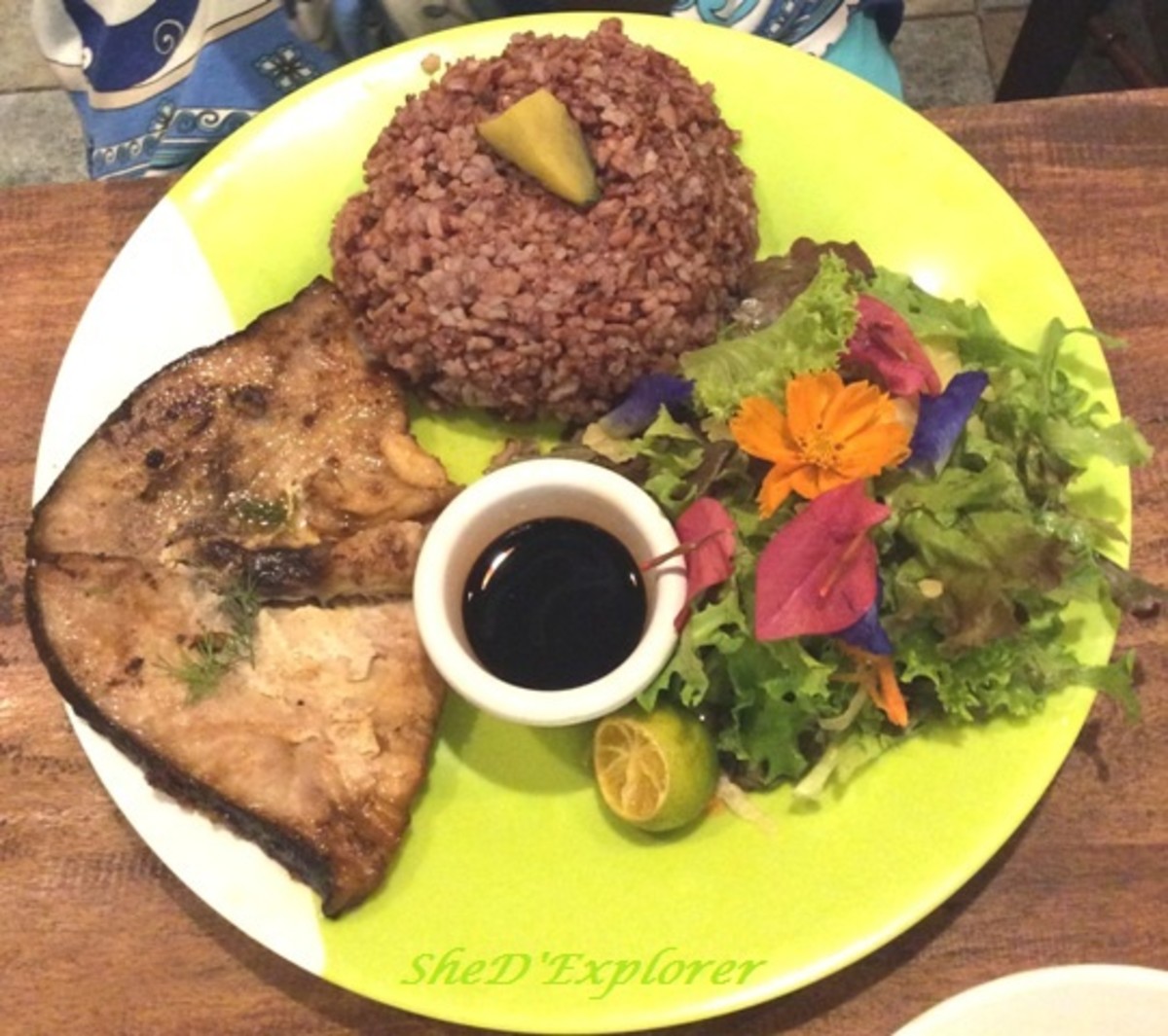 Bohol's homegrown Buzz Cafe & Bohol Bee Farm offer healthy mouthwatering meals.