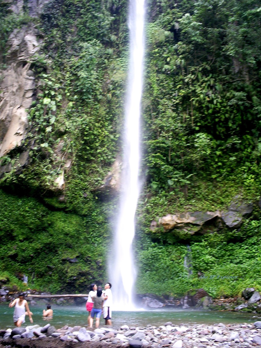 Katibawasan Falls is one of the wonders of Camiguin island.